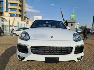 Porsche Cayenne 2015 Ivory
