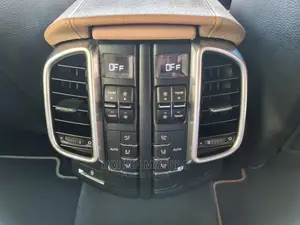 Porsche Cayenne 2015 Ivory