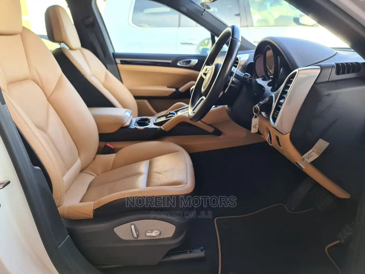 Porsche Cayenne 2015 Ivory