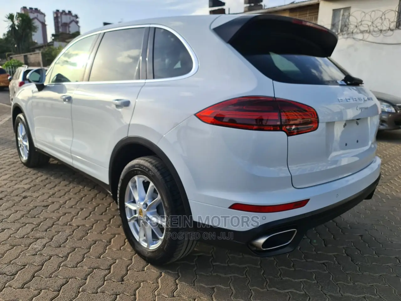 Porsche Cayenne 2015 Ivory