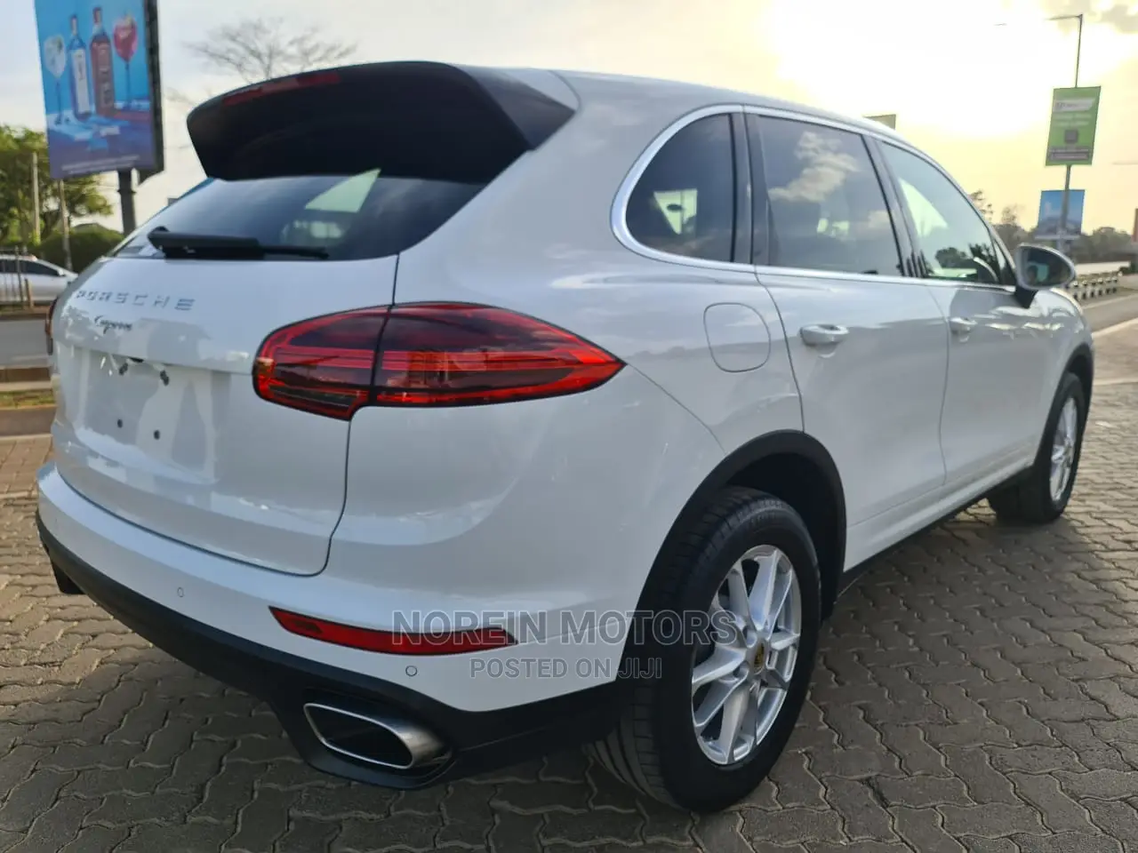 Porsche Cayenne 2015 Ivory
