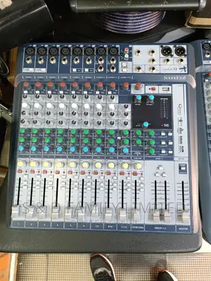Soundcraft Signature 16 Plain Mixer