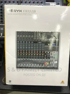 Behringer Xenyx X1832USB Mixer With USB and Effects