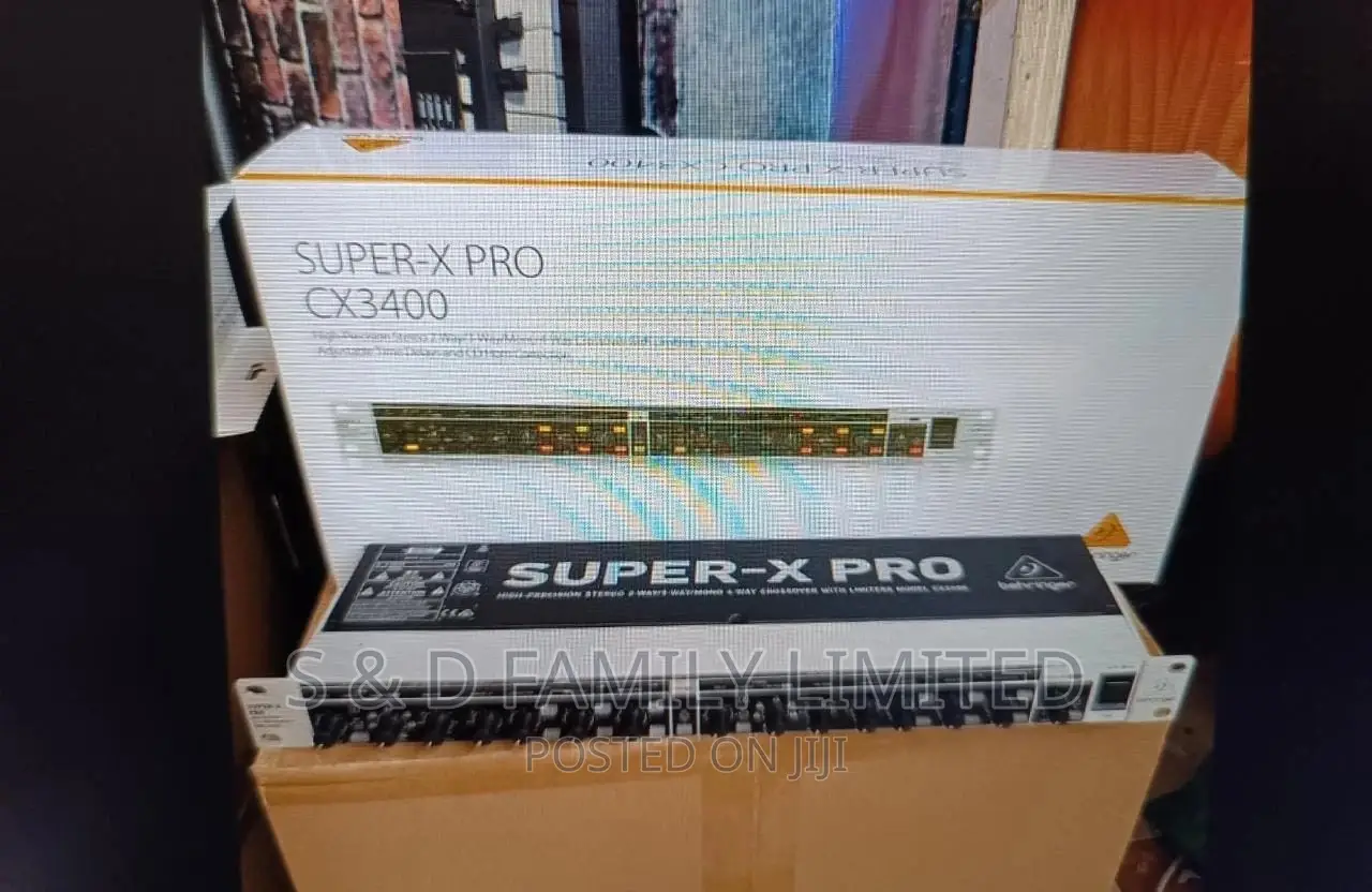 Behringer CX3400 Crossover