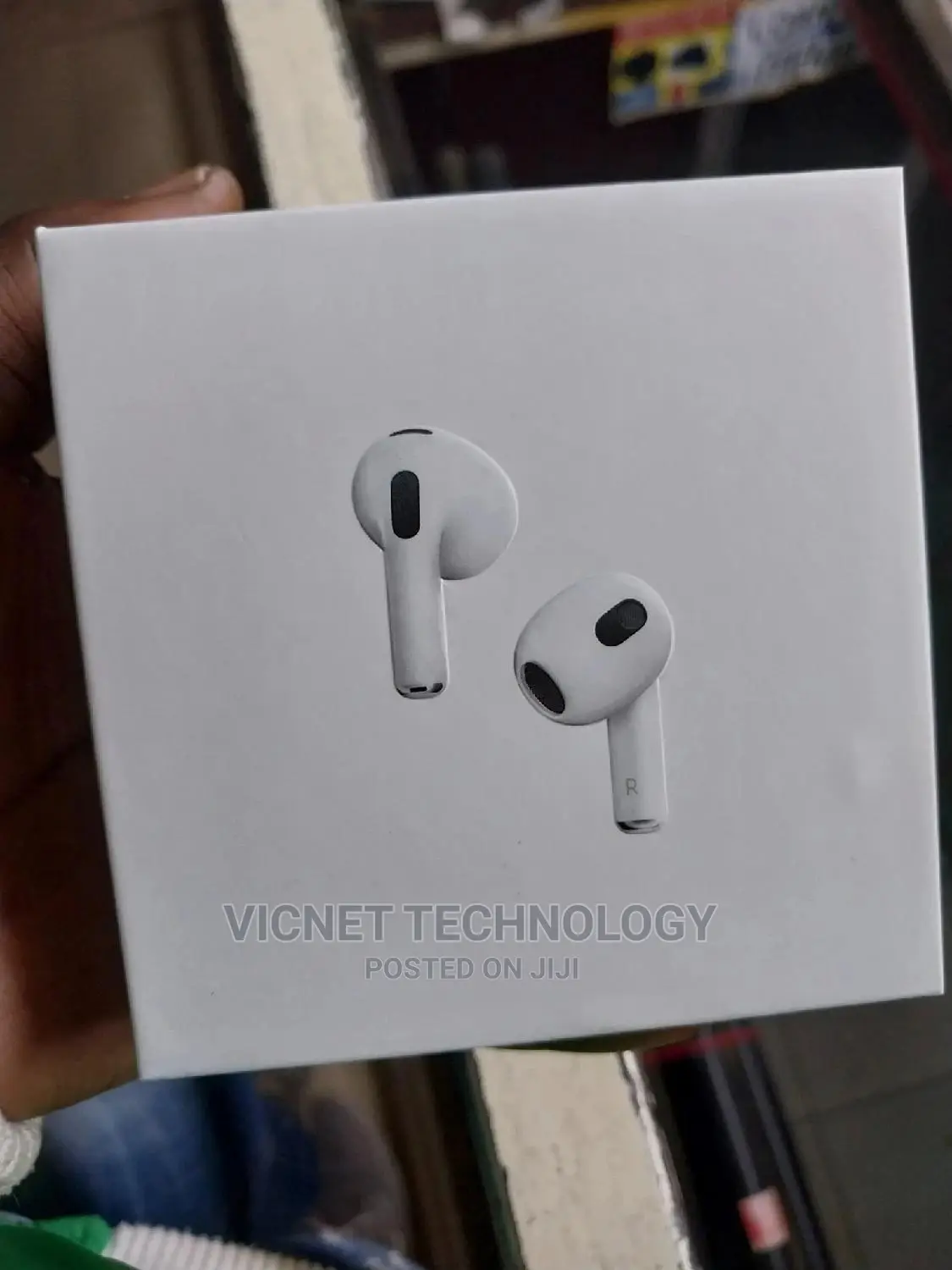 Apple Airpods(3rd Generation)Wireless Earbuds