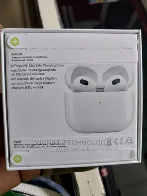 Apple Airpods(3rd Generation)Wireless Earbuds