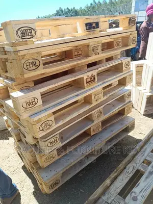 Uic Pallets
