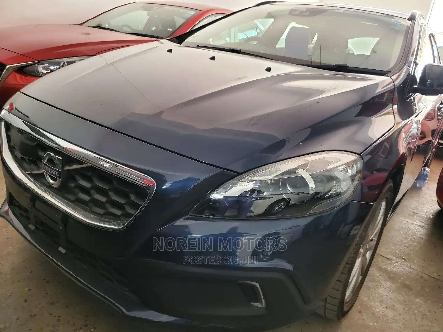 Volvo V40 2015 Purple