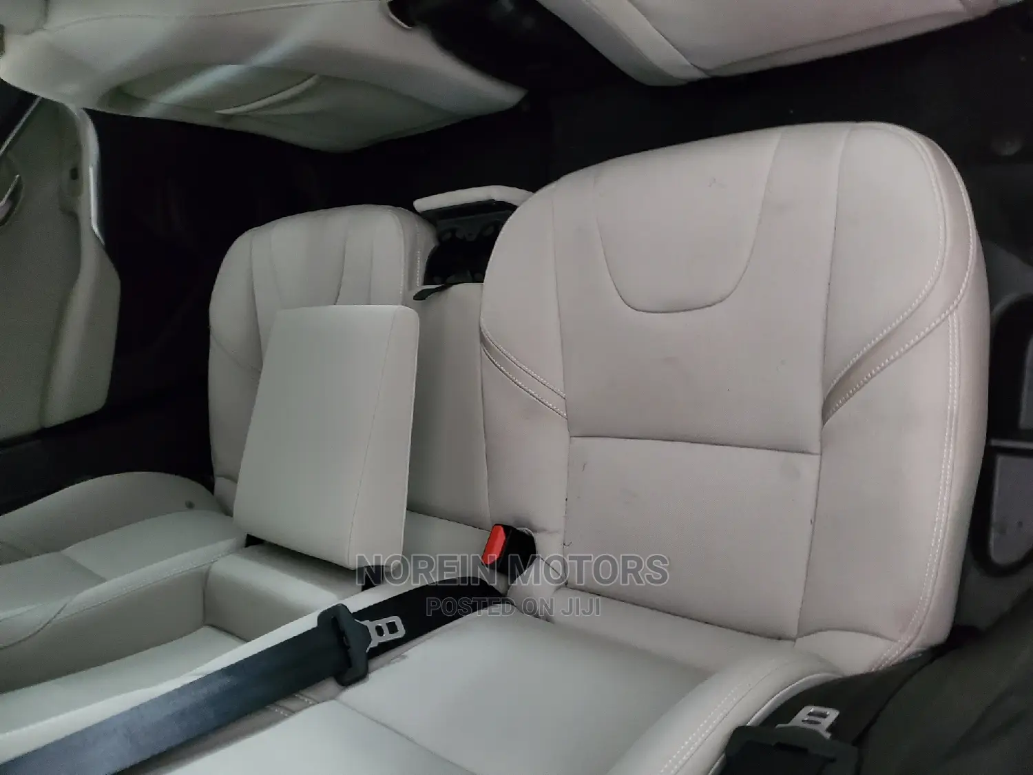 Volvo V40 2015 Purple