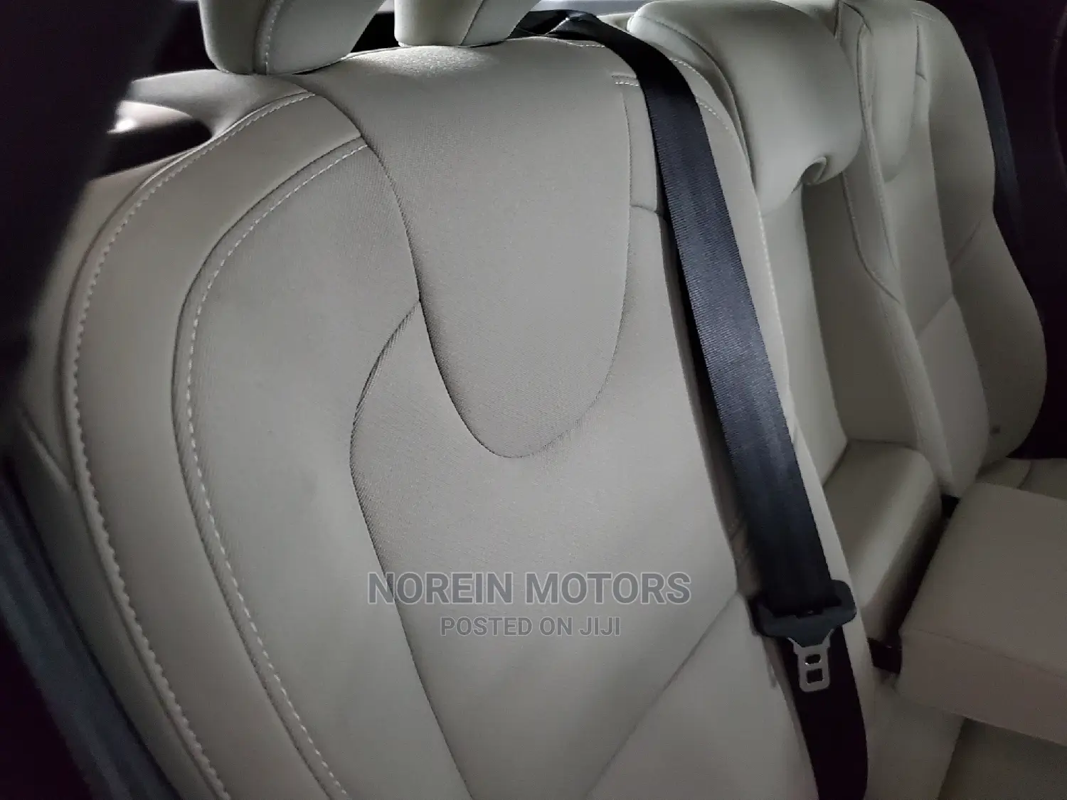 Volvo V40 2015 Purple