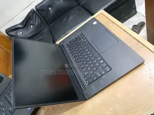 Laptop Dell Precision 5530 32GB Intel Core I7 HDD 1T