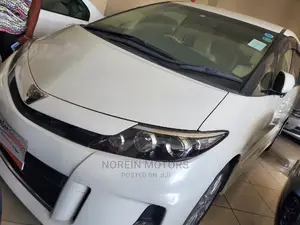 Toyota Estima 2015 Off White