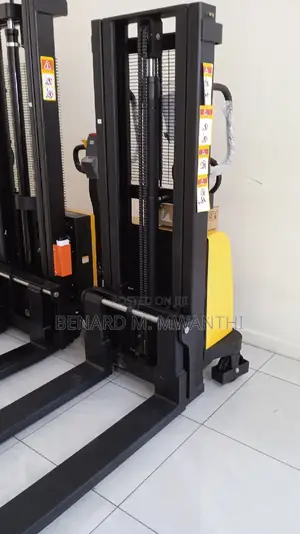 Forklifts Electric