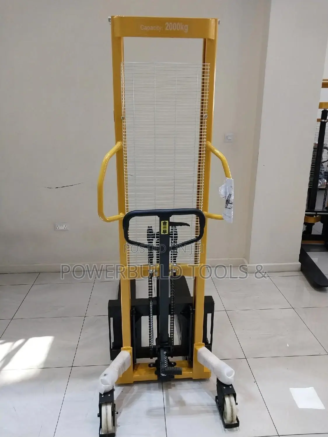 2tonne Manual Hydraulic Stacker.