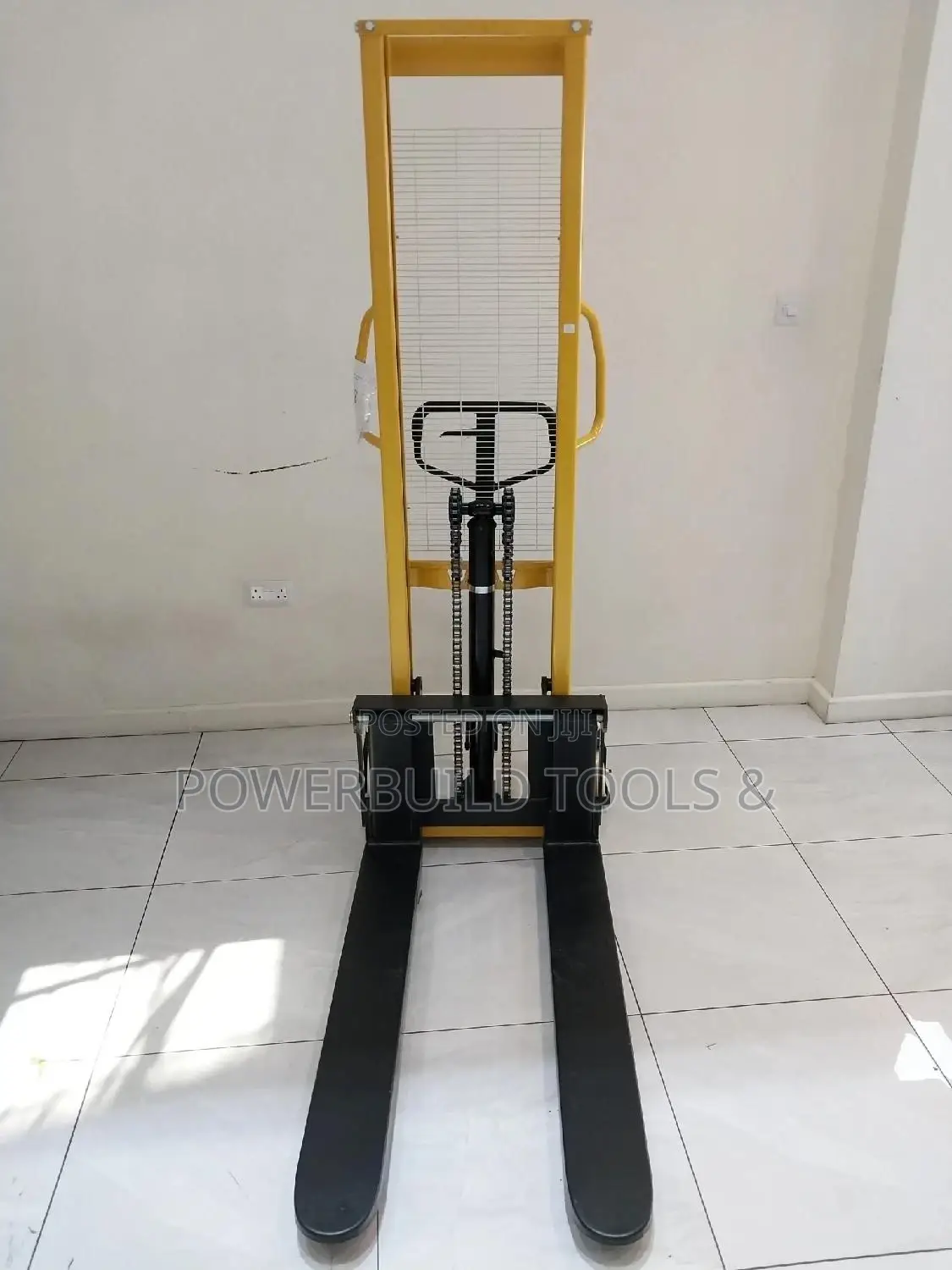 2tonne Manual Hydraulic Stacker.