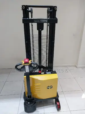 Electric Stacker 1.5tonnes