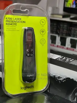 Logitech R700 Laser Presentation Remote