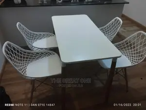Aemes Chair