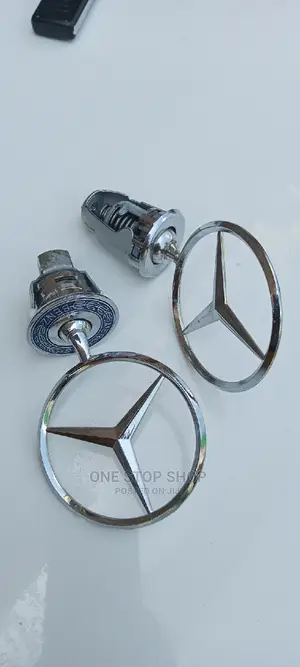 Mercedes Bonnet Replacement Stand Logo