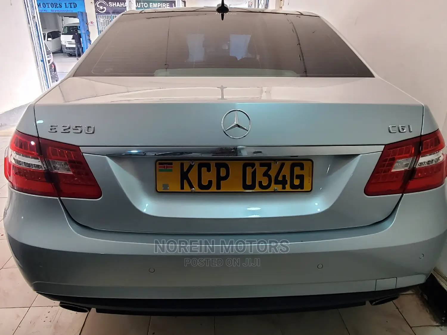 Mercedes-Benz E250 2011 Silver