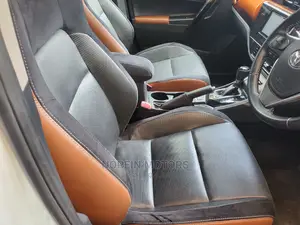 Toyota Auris 2016 Off White