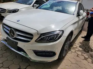 Mercedes-Benz C200 2015 Off White