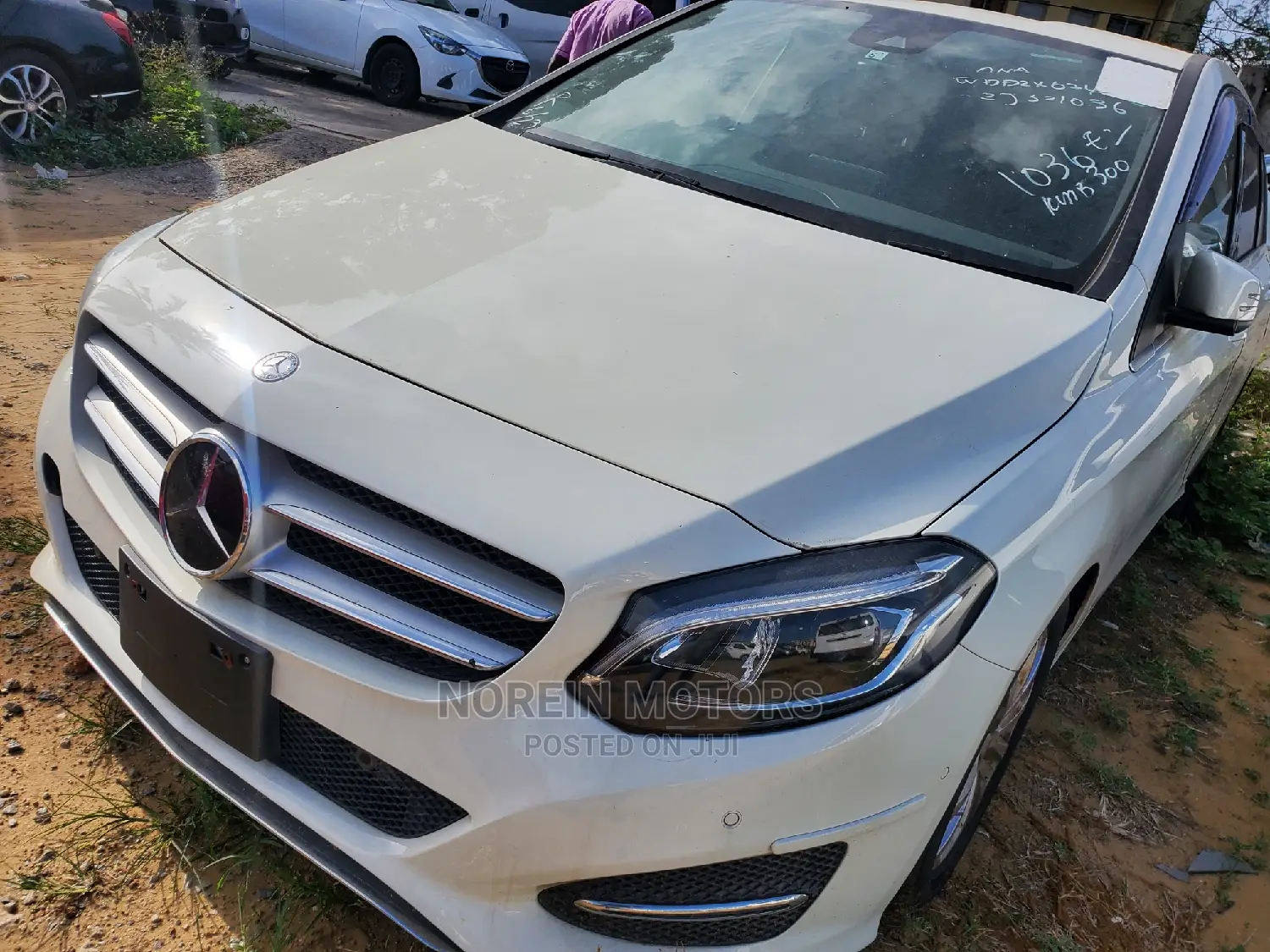 Mercedes-Benz B-Class 2015 Off White