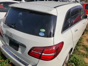 Mercedes-Benz B-Class 2015 Off White