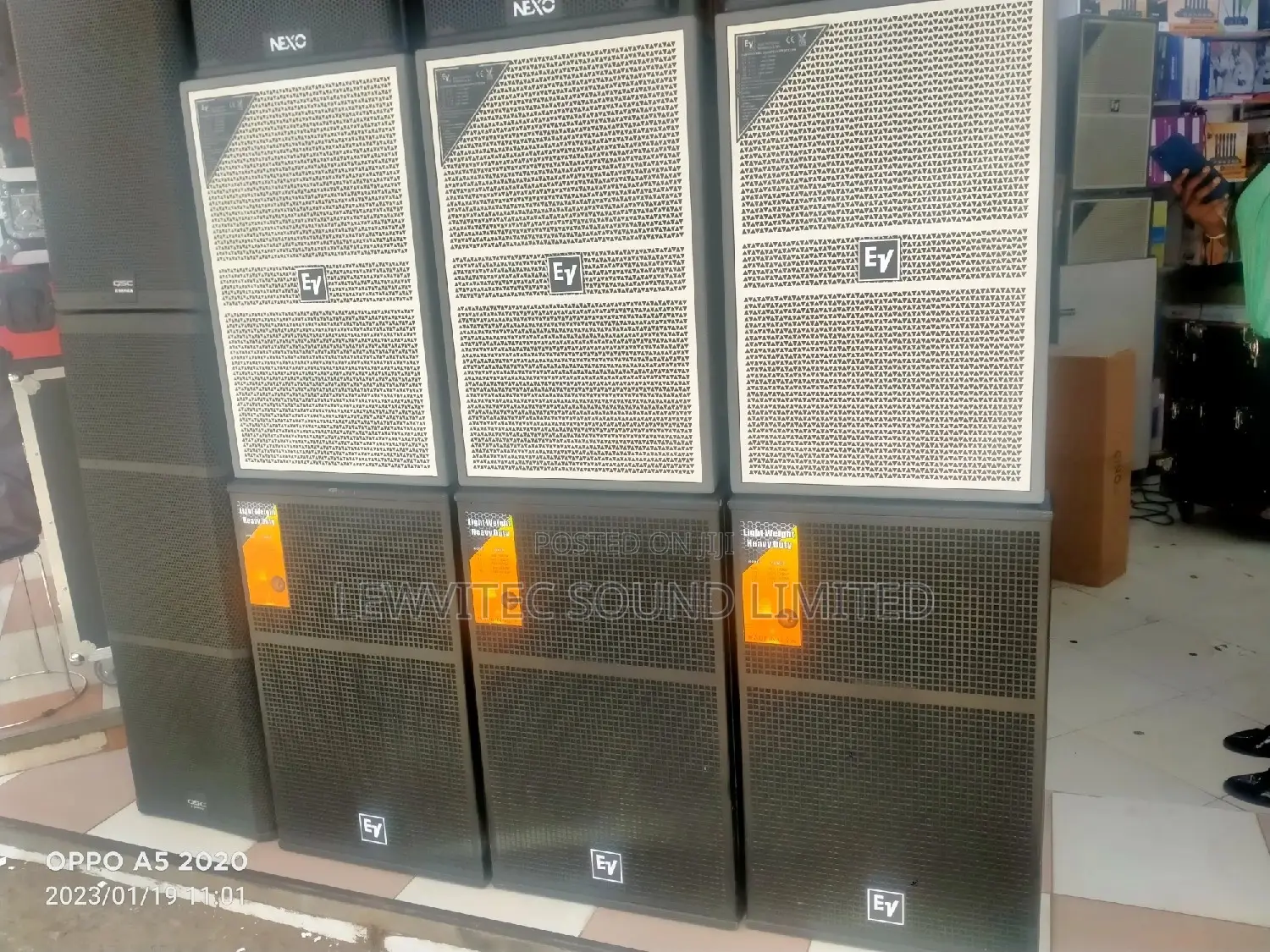 Ev Black/White Speaker