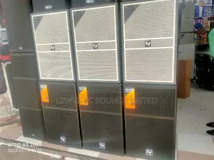 Ev Black/White Speaker