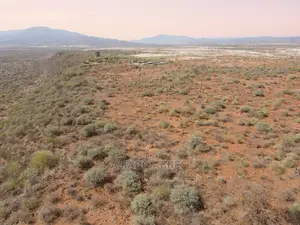 25 Acres Cliff End Property in Tinga at Per850k Acre