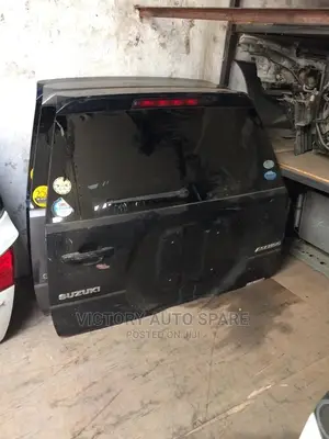 Suzuki Escudo Boot/Tailgate