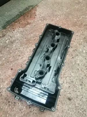 2tr Engine Top Cover