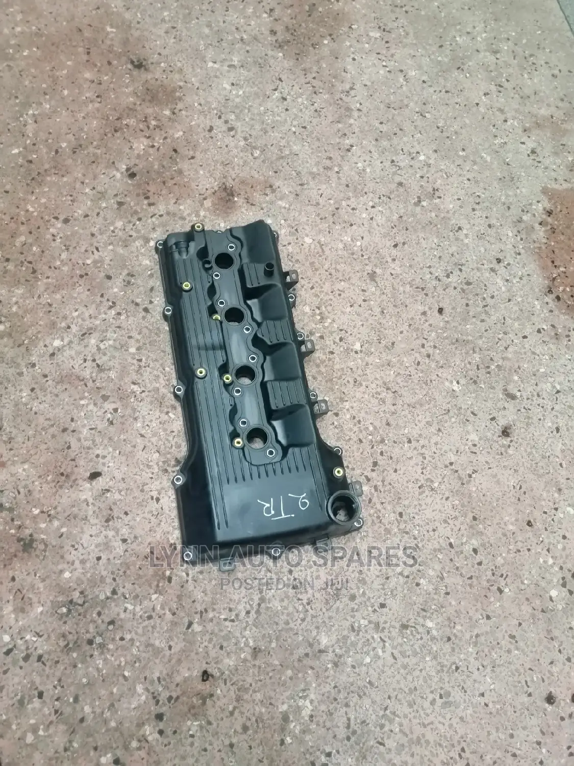 2tr Engine Top Cover