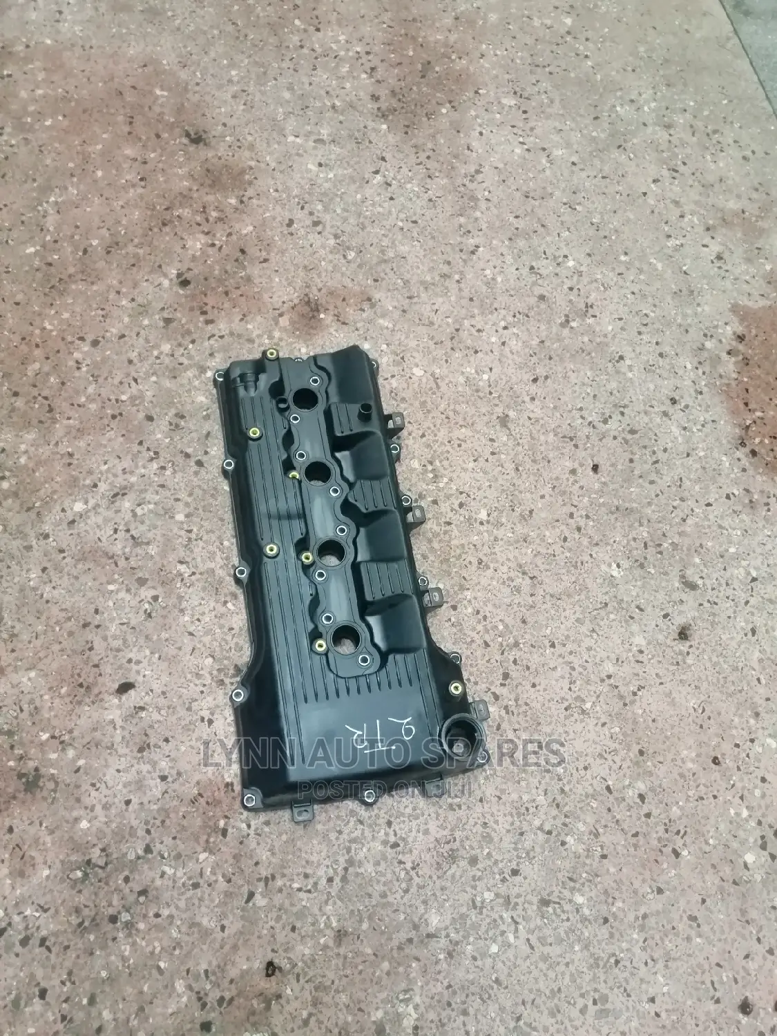 2tr Engine Top Cover