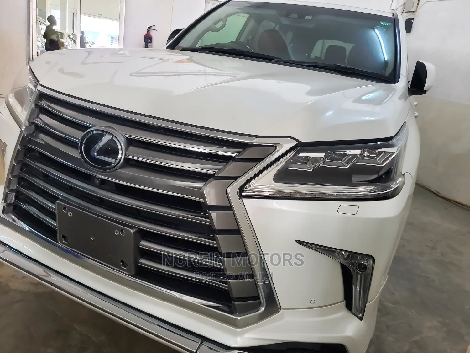 Lexus LX 2018 Pearl