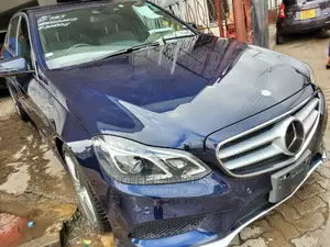 Mercedes-Benz E220 2016 Blue