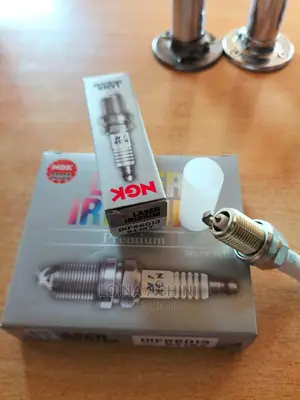 Honda Fit NGK Laser Iridium Spark Plugs(DIFR6D13)