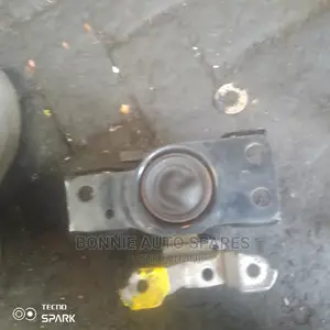 Nissan Wingroad Engine Mount