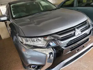 Mitsubishi Outlander 2016 Gray