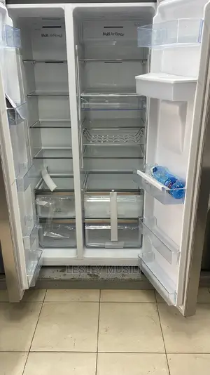 Hisense RC-74WS4SIB 562L Fridge