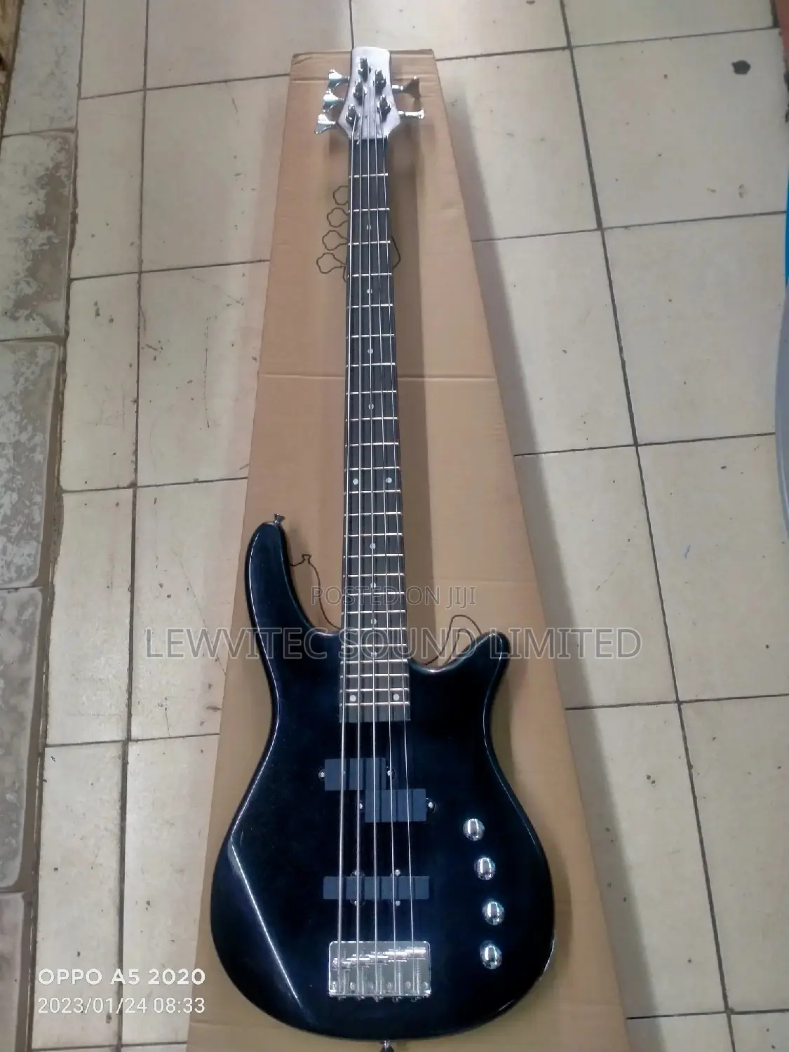 Ibanez 5 Strings Black