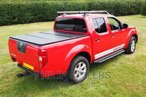 Nissan Navara D40 Double Cab Hard Folding Tonneau Cover