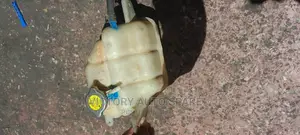 Nissan Dualis Coolant Bottle