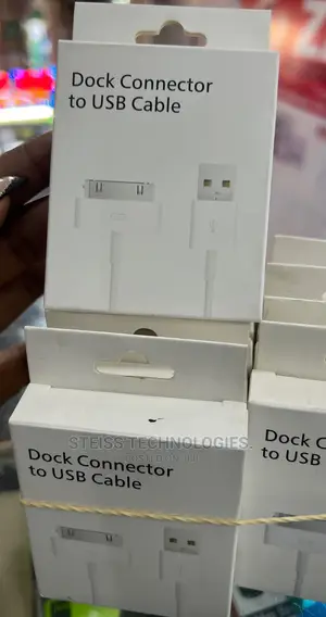 iPad/iPhone 4 Cables