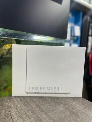New Laptop Apple MacBook Air 2022 M2 8GB Apple M2 SSD 256GB