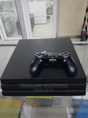 Chipped Ps 4 PRO (19 Games)