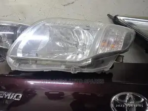 Headlight Axio/Fielder 2007