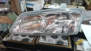 Headlight Primera
