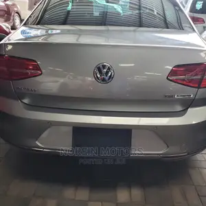 Volkswagen Passat 2016 Gold
